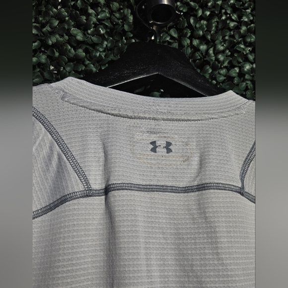 Under Armour Men's White & Light Gray Long Sleeve Tee - Picture 3 of 5